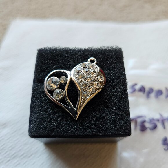 Sapphire heart pendant - Picture 2 of 6